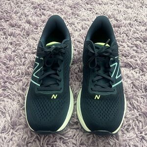 New Balance 880 Athletic Shoes